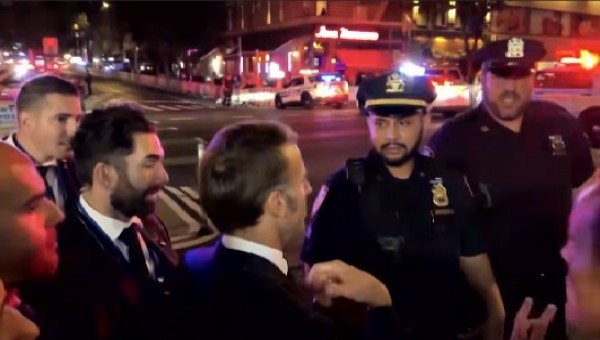 নিউইয়র্কে রাস্তায় আটকে গেলেন ফরাসি প্রেসিডেন্ট ইমানুয়েল মাখোঁও