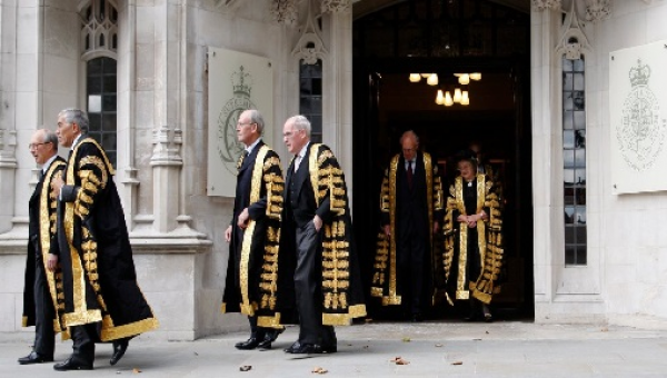 ব্রিটনের হাইকোর্টের বিচারপতিরা